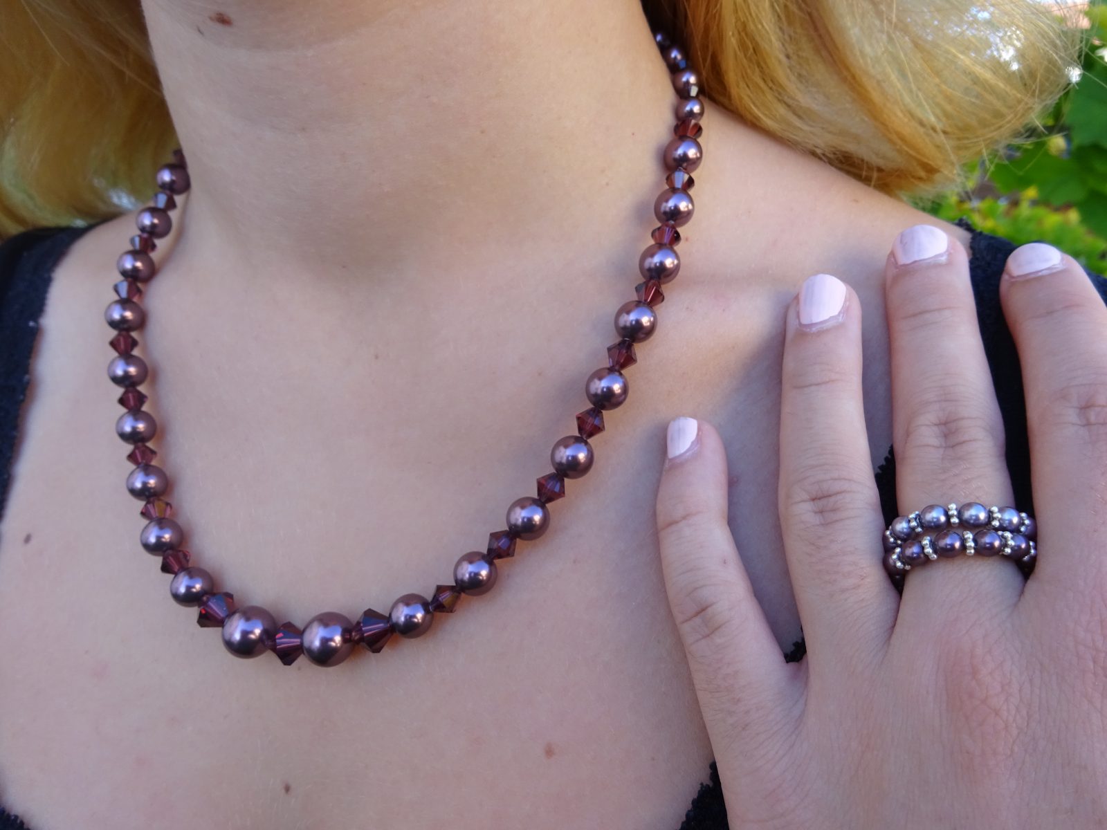 Kette und zwei Ringe aus Swarovskidoppelkegel und Swarovski-CristalPearls